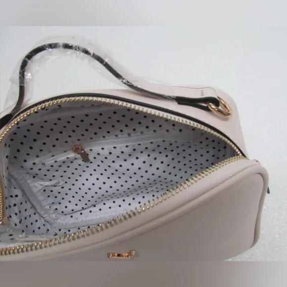 Vanessa Williams Lush Saffiano Leather Crossbody Camera Bag Off White NWT $99 - Picture 7 of 9